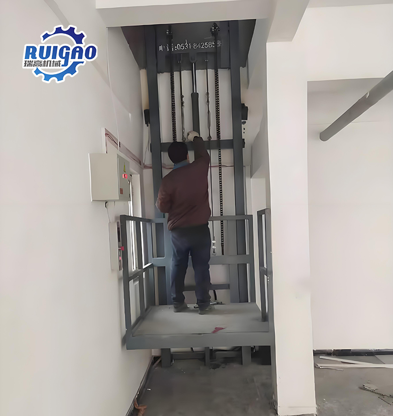 单缸单轨简易货梯